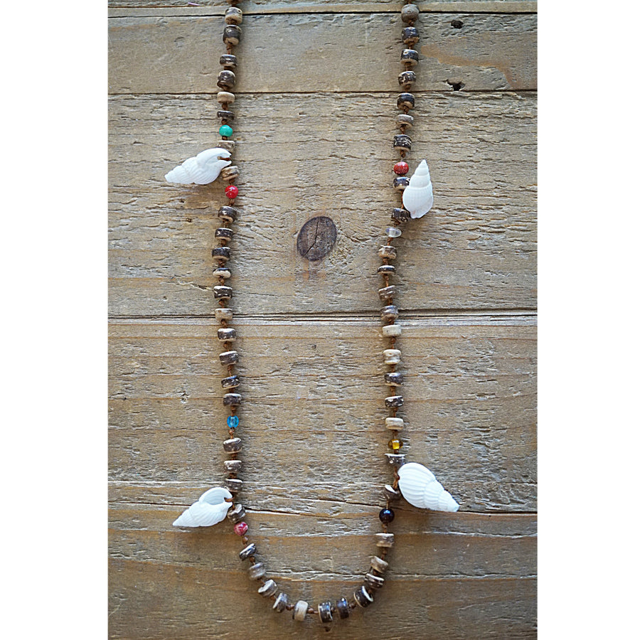 BOHEMIAN NECKLACE WITH SHELLS