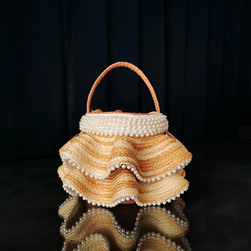 STRAW MARBLE BUCKET BAG WITH PEARLS